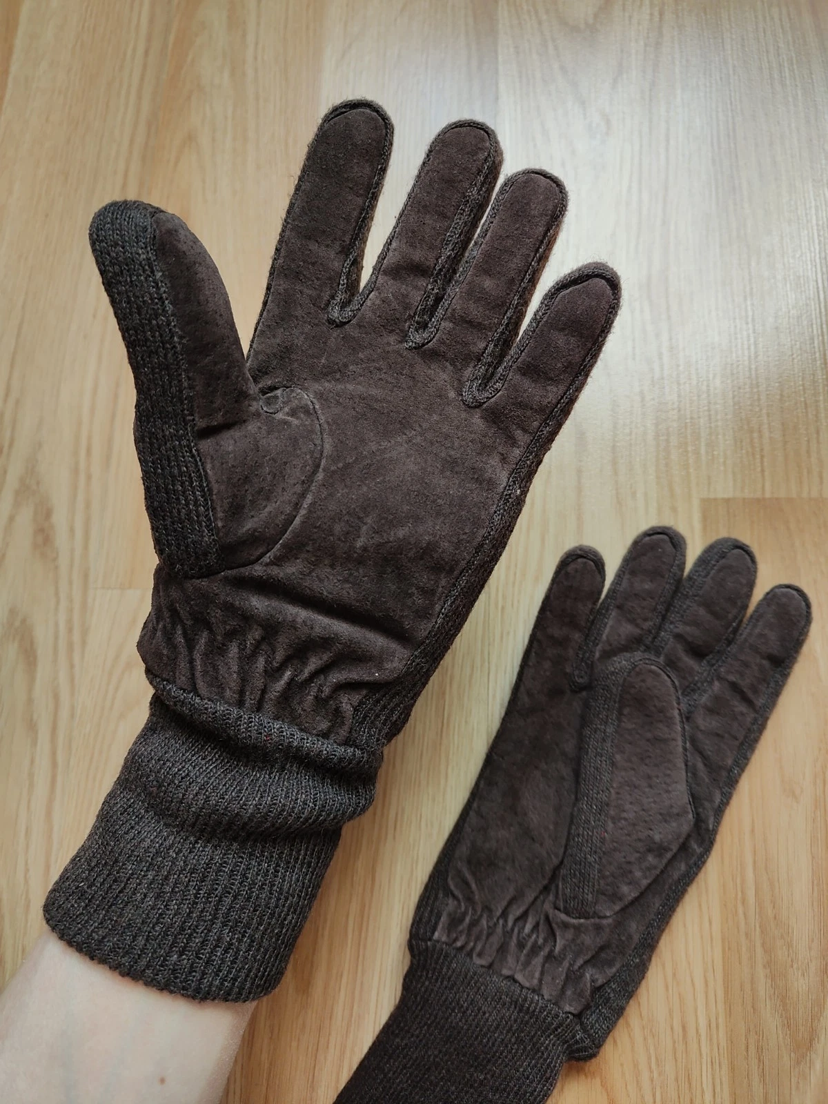 Avenue Leather Suede Gloves Thinsulate Insulation Winter Warm Fleece Lined Brown
Opens in a new wind
