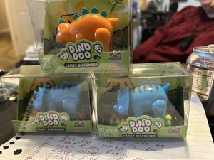 Kidsmania Dino Doo Dinosaur Candy Dispenser, Candy & Nuts Theme, Multicolor