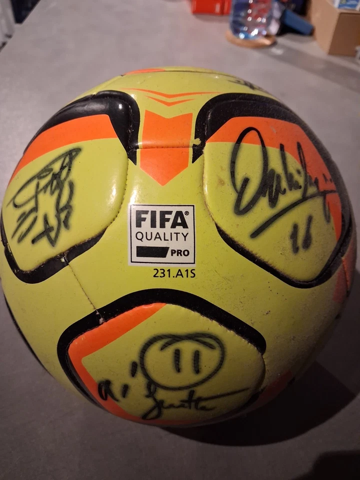 Ballon officiel BKT FC METZ dédicacé - Photo 3/4