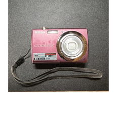 Nikon COOLPIX S220 10MP Compact Digital Camera 3x Zoom 2.5in LCD Purple