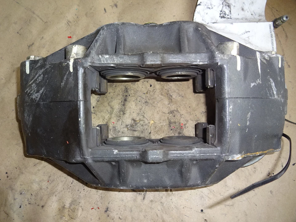 Pinza de freno delantera izquierda izquierda Ferrari 512 M TR Testarossa - Brembo # 142478 Foto 2 de 4