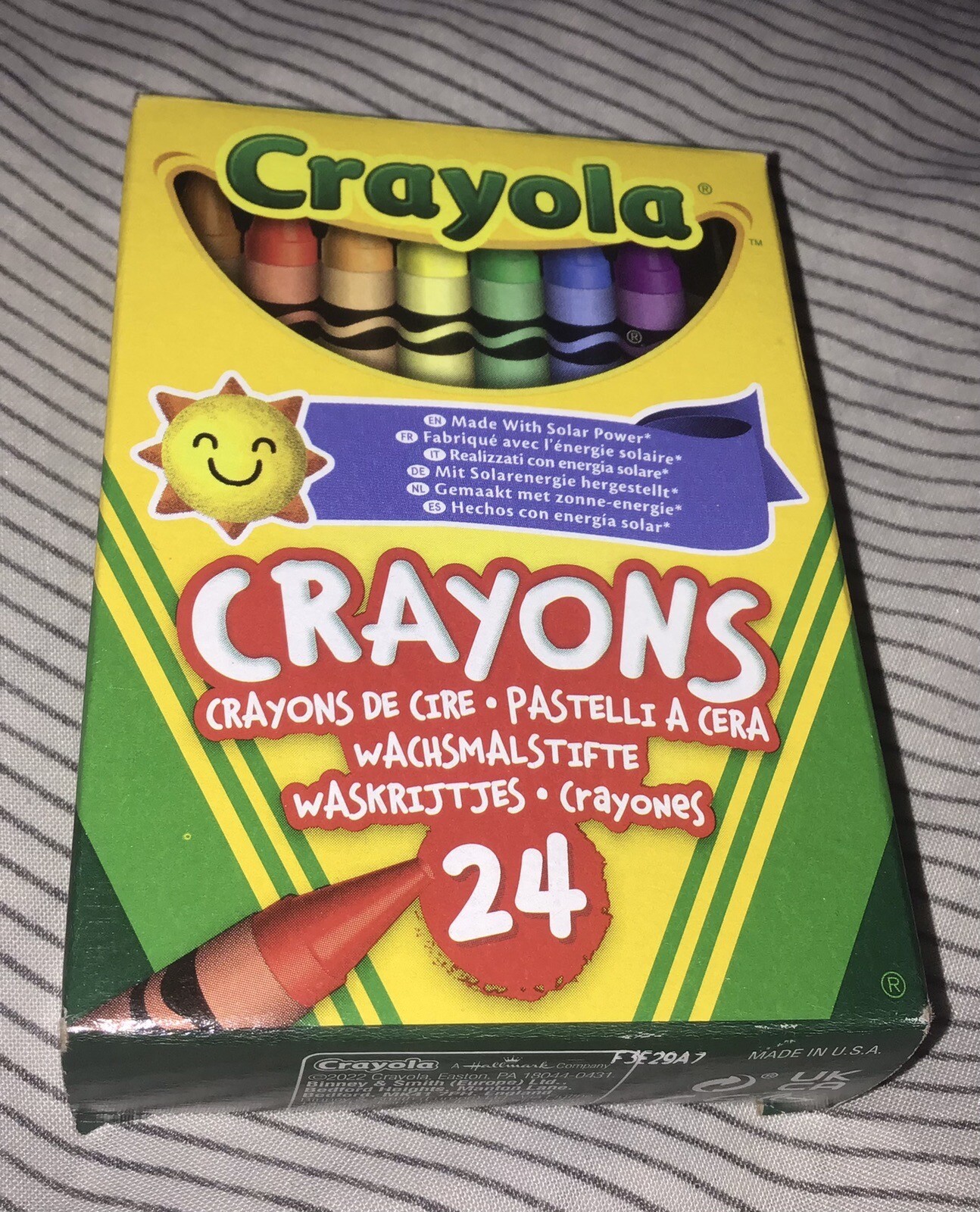 CRAYOLA Crayons With Bright Strong Colours Multi - 24 Count New