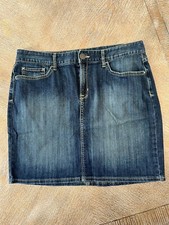 EDDIE BAUER knee length blue jean pencil skirt. Size 8 Waist 34 Length 18 .