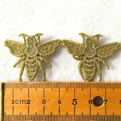 Gold Honey Bee Sew-On Applique Motif Filigree Lace Craft Trimming - By The Metre - Picture 3 of 3