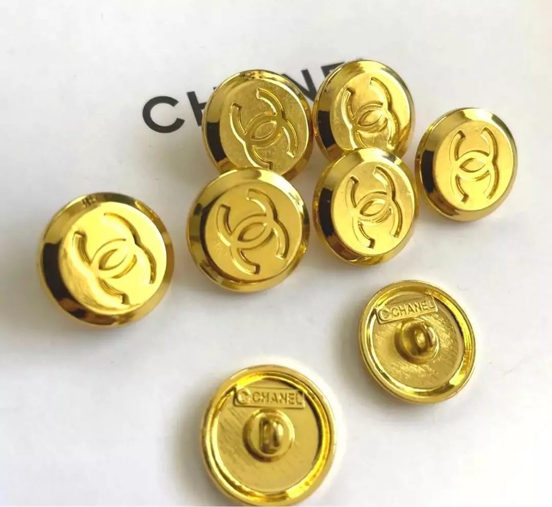 8 CHANEL BUTTONS Lot Gold CC Logo 15mm Vintage