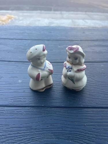 Shawnee Pottery Sailor Boy & Girl Salt and Pepper Shakers Vintage Pair – Missing