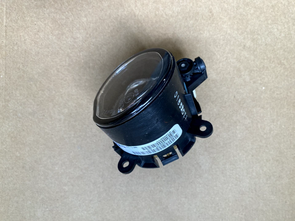 Conjunto de lámpara antiniebla lateral derecha iluminación exterior DEPO Auto Parts 8822001RAQ Foto 2 de 4