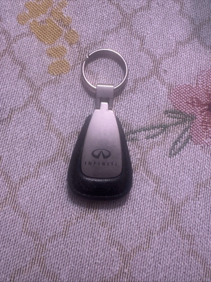 Кожаное кольцо для ключей Infiniti Tear Drop (черное) - Изображение 2 из 4