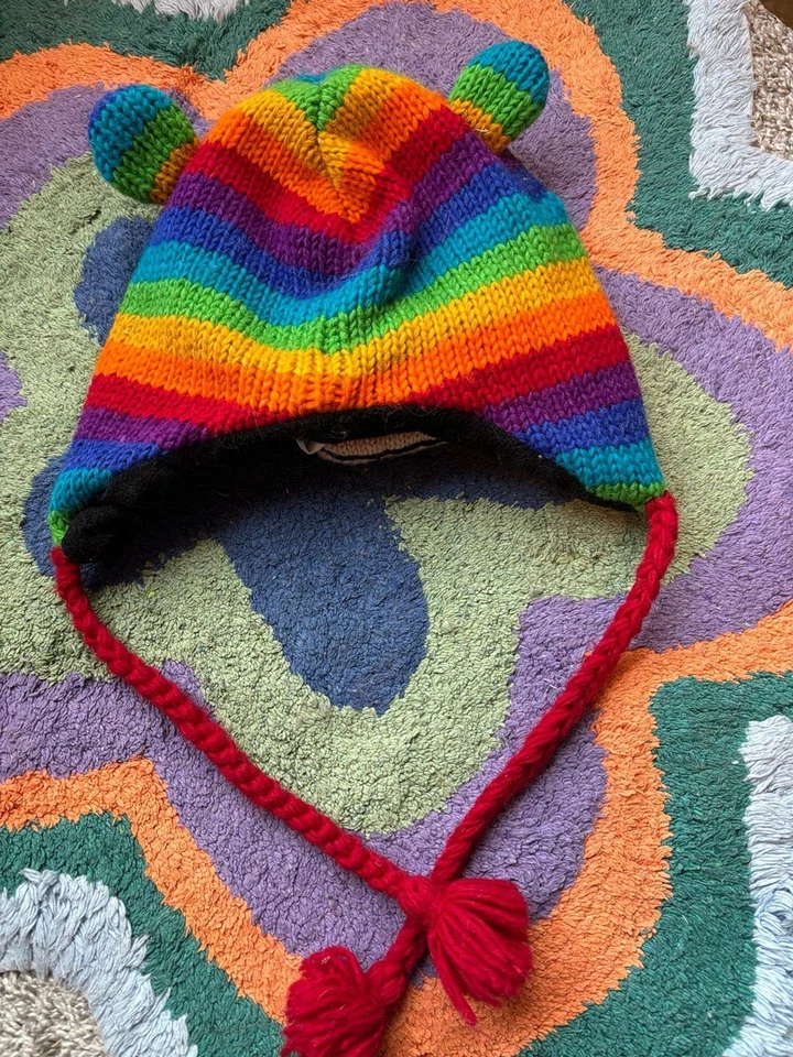 Yak n Yeti Rainbow Monkey 豆豆帽带耳扣 100% 羊毛 — 第 2/4 张图片