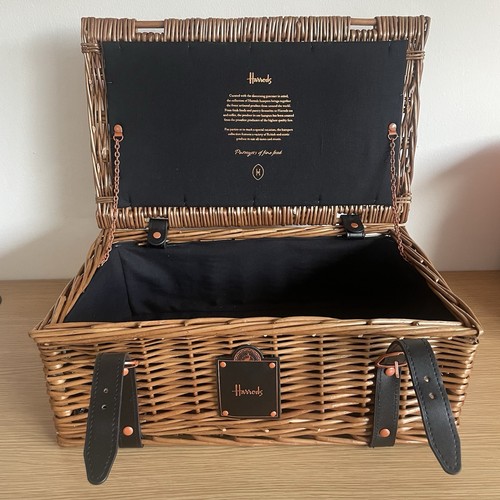Harrods Wicker Picnic Hamper Basket Storage Box 43x27x16cm - Picture 2 of 7