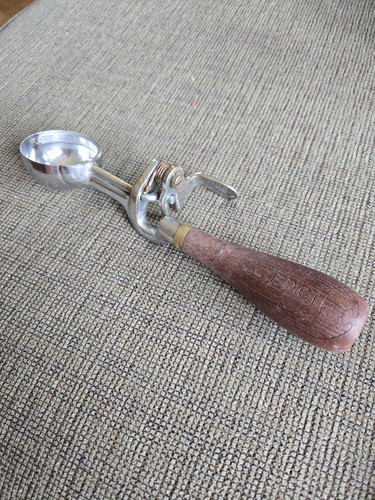 ice cream scoop Indestructo #6 very nice