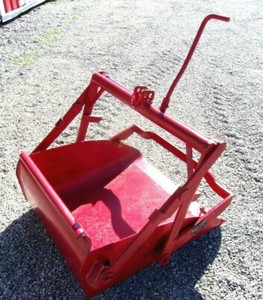 Used Ferguson 3 pt. Rear Pond Scoop -FREE 1000 MILE DELIVERY FROM KY