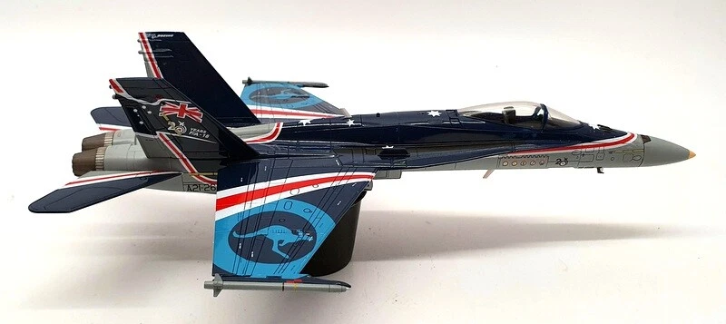 Hobby Master escala 1/72 HA3556 - McDonnell Douglas F/A 18A Hornet A21-26 Foto 4 de 4