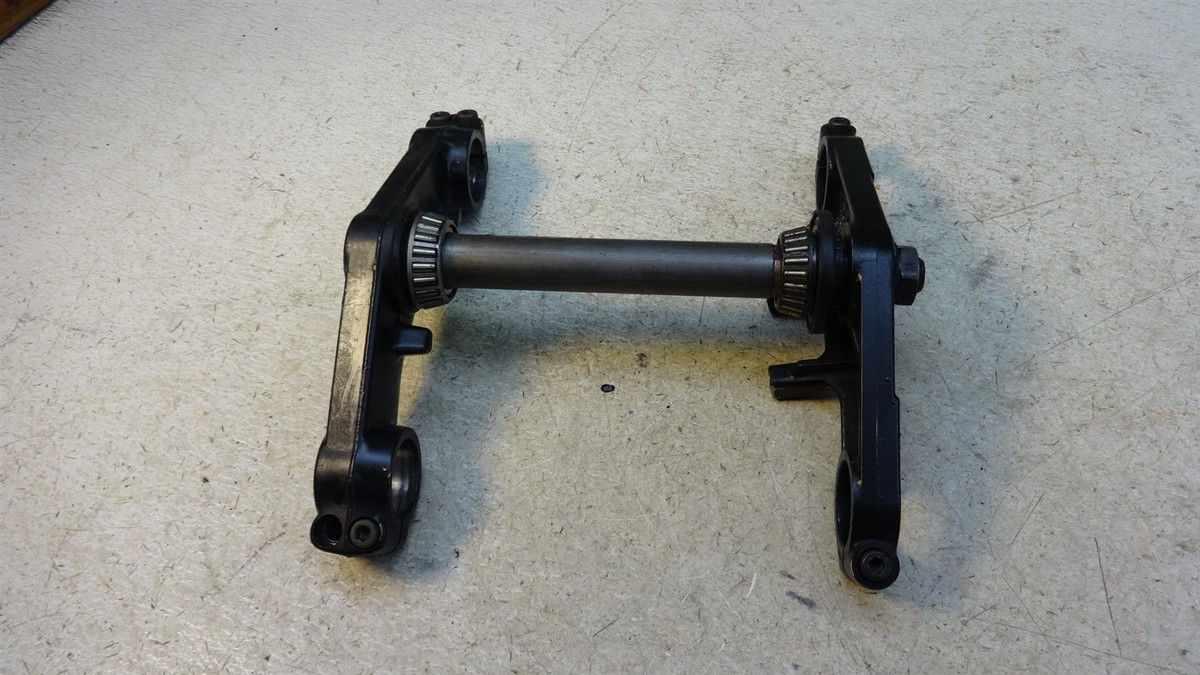 3キロ 1984 Kawasaki ZX900 Ninja ZX 900 K525. triple tree steering
