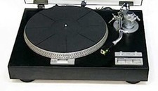 YAMAHA YP-D7 Direct Drive Analog Turntable Player Cartridge-less Used Good