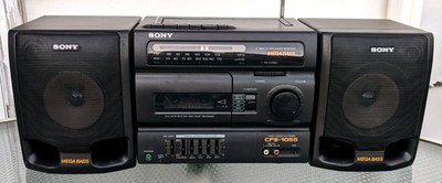 Sony CFS-1055 Radio /Cassette / Recorder with Mic Boombox / Aux