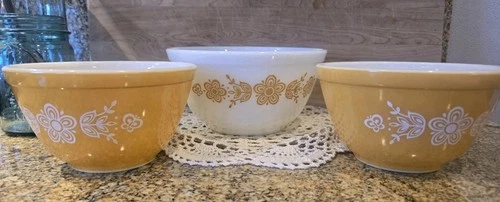 Pyrex Vintage Butterfly Gold Mixing Small Bowl  Set CUTE AS CAN BE!!