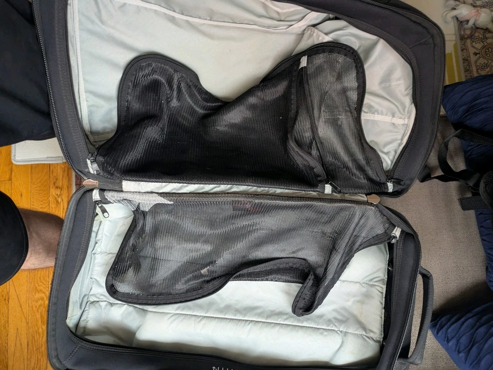 Equipaje de mano Burton 22 pulgadas Foto 4 de 4