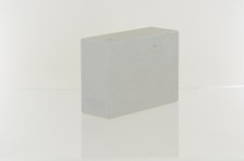 NOMOS Glashütte Dekoblock Schaufenster Marmoroptik beige 5x13x9,5