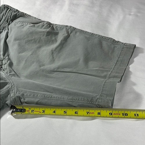 Pantalones cortos chinos American Eagle para hombre verde salvia clásicos frente plano 9" - talla 30 - Imagen 11 de 12