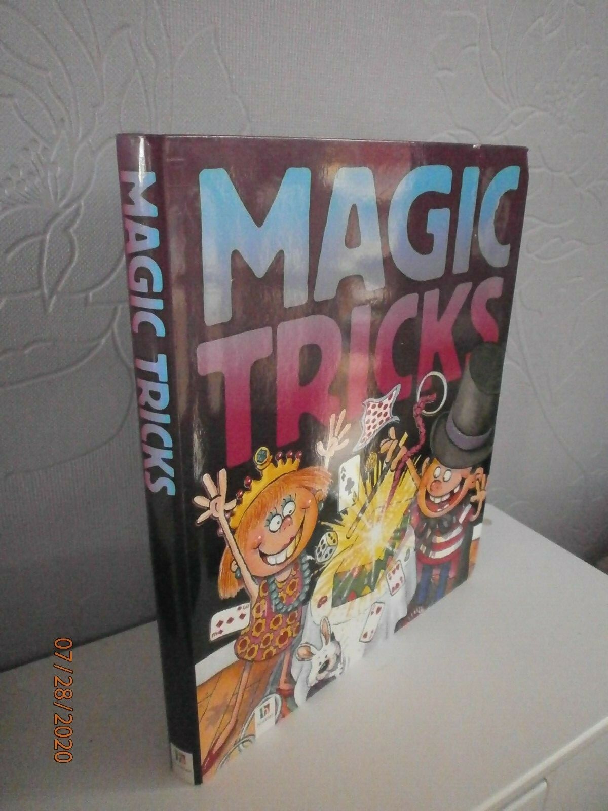 Cool Series Large Flexibound: Magic Tricks by Hinkler Books (Book, 2016