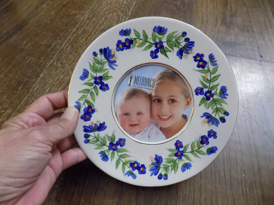 Marco de fotos Melannco 7,5" redondo 3,5" pintado azul floral no me olvides flores Foto 3 de 4