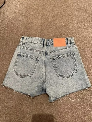 ZARA WASHED BLUE DENIM HOT PANT SHORTS SZ 34 FAB CONDITION HARDLY USED - Picture 2 of 2