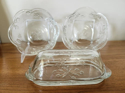Vintage Anchor Hocking Savannah Clear Butter Dish w/Lid Scalloped Base + 2 bowls