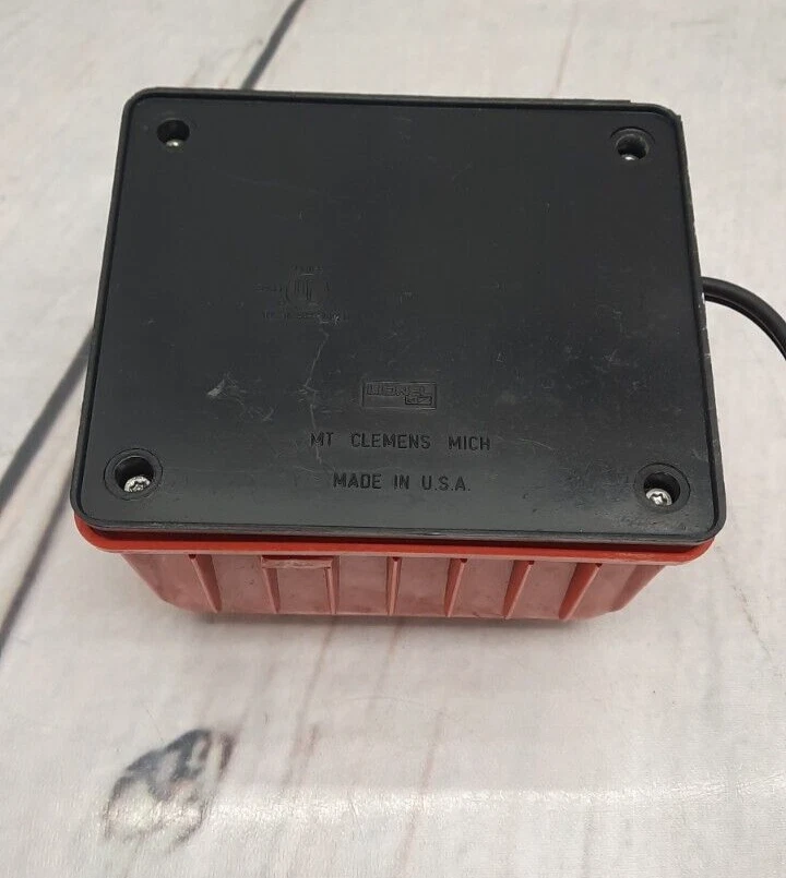 Lionel 4851 RED Transformer 7-15 VAC Secondary Voltage USA Made - Image 3 of 4