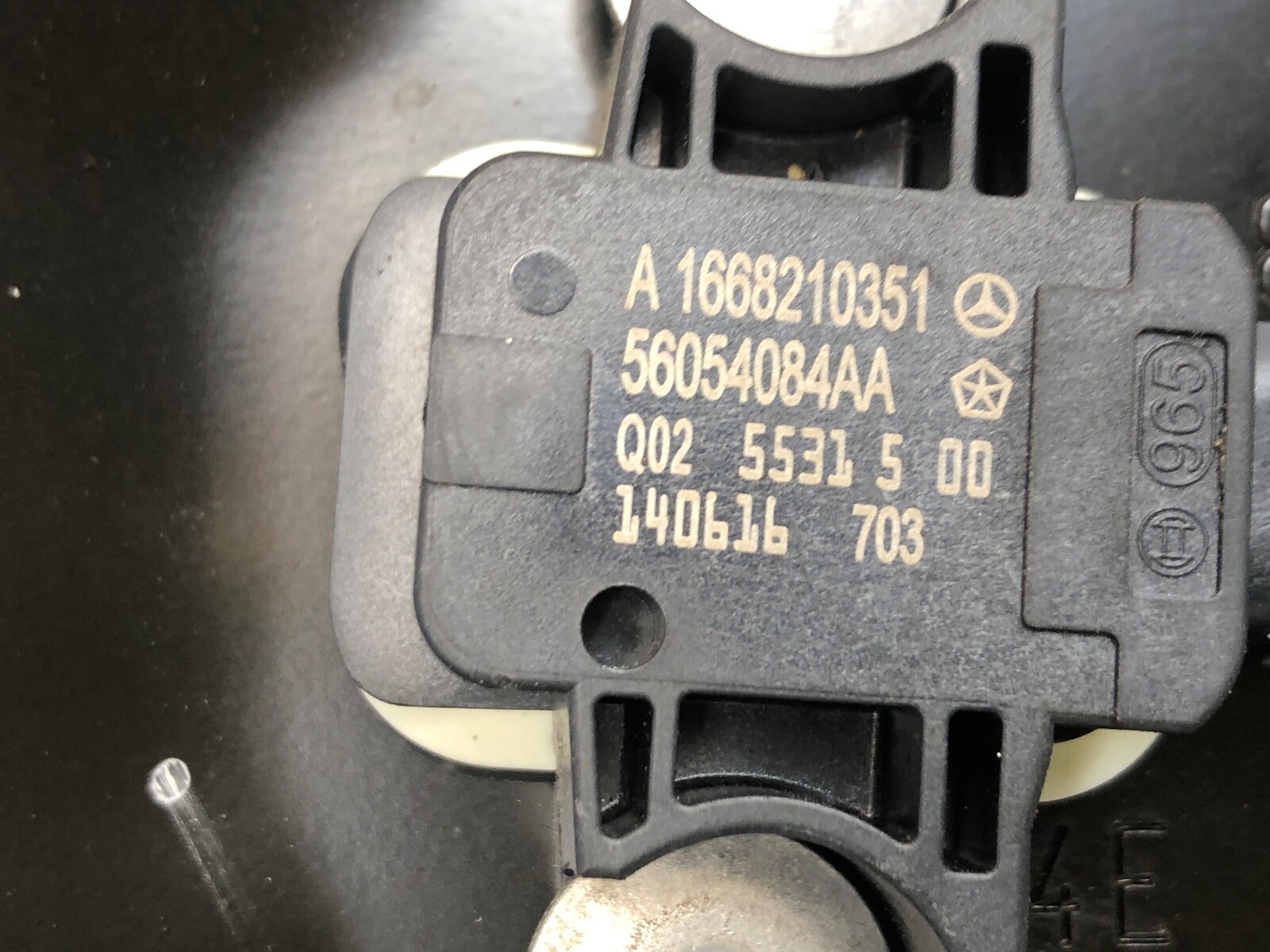 2014-2021 MASERATI QUATTROPORTE RIGHT PASS FRONT DOOR WINDOW REGULATOR W/ MOTOR.