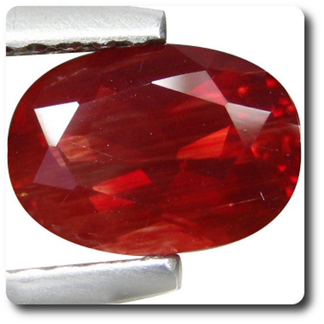 Andésine rouge VVS Congo 0.93 cts : évitez les imitations avec une vraie gemme