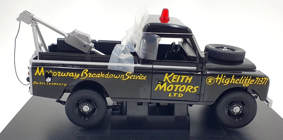 Vehículo de recuperación K.Motores Universal Hobbies escala 1/18 4411 Land Rover Serie 3 Foto 4 de 4