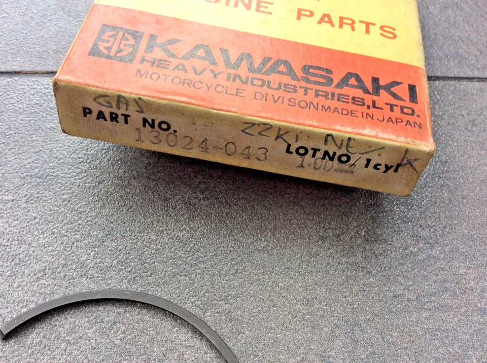 JUEGO DE ANILLOS DE PISTÓN PARA KAWASAKI G5 GA5 O/S 1.00 NOS 13024-043 Foto 4 de 4