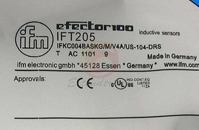 ONE NEW IFM proximity switch IFT205 *uq