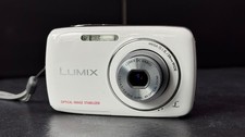 Panasonic LUMIX DMC-S1 Digital Camera - White
