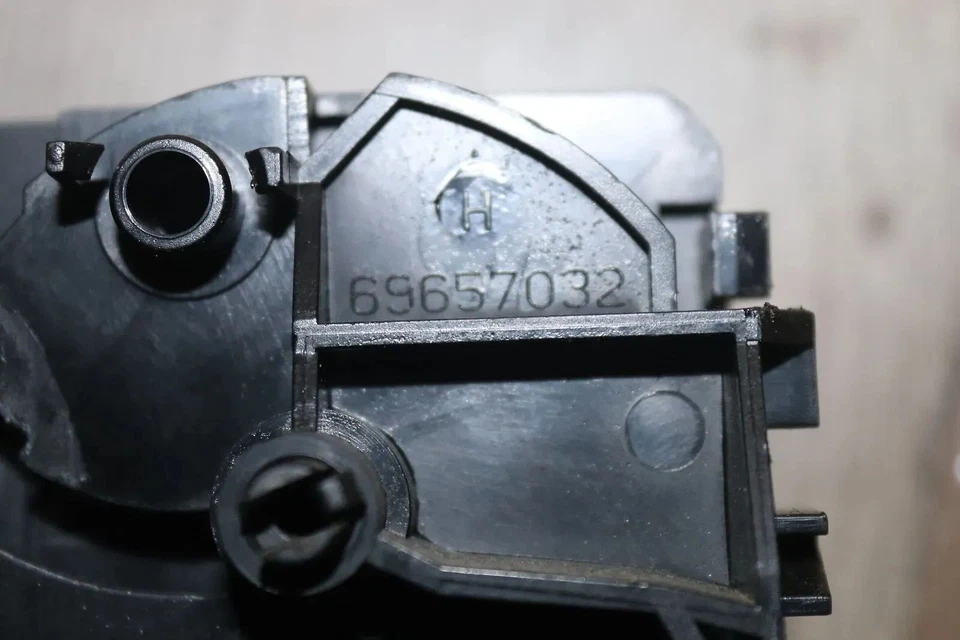 MITSUBISHI COLT VI Z2A, Z3A 1.1 Comando, Climatizzatore 69657032 - Immagine 2 di 3