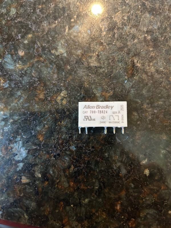 Allen-Bradley CAT 700-TBR24 Power Relay