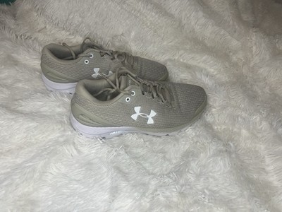 Under Armour Charged Gemini Big Girl s Logo Sneakers.  Size 6