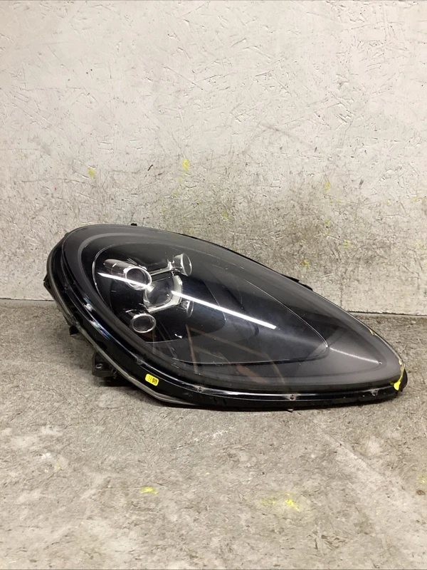 PORSCHE MACAN 2019-2021 BASE LED HEADLIGHT RIGHT RH PASSENGER SIDE BLACK OEM