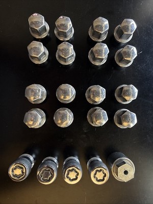 OEM Mopar Lug Nut Set 20 + Wheel Locks Key Jeep Dodge Chrysler Ram M14x1.5