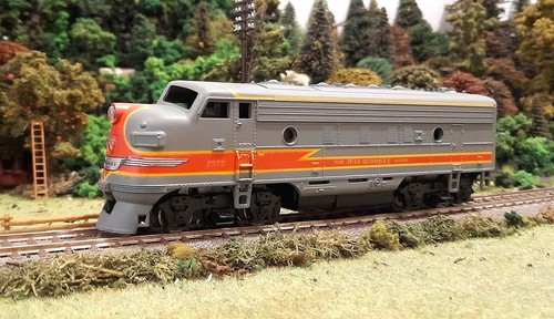 * HO Scale * Lionel * Milwaukee Road EMD F7A Diesel Locomotive No.2376 * 5732 * | Condition: Used