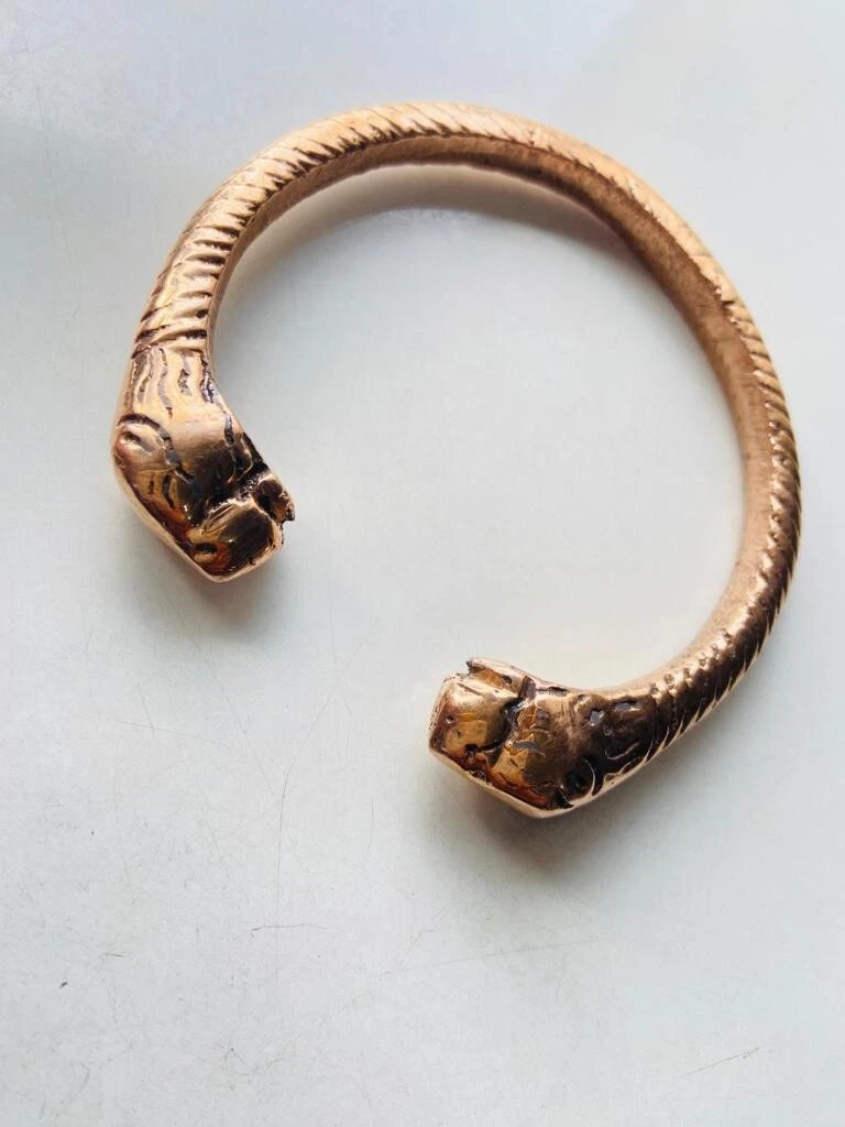 Hebi Copper Bracelet at Rs 6500/piece | Copper Bracelet in New Delhi | ID:  24929588912