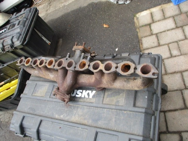 1933 1934 Pierce Arrow 8 Cylinder Intake & Exhaust Manifolds Used - Image 4 of 4