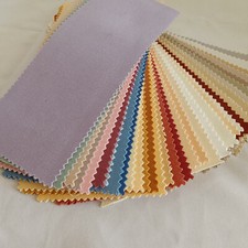 Lot de 34 échantillons coupons tissu coton enduit irisé – 22x9 cm, 34 couleurs