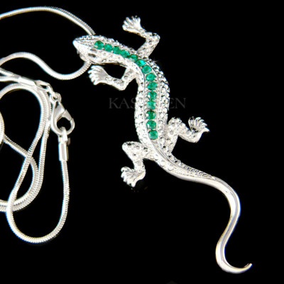 Green Lizard iguana REPTILE made with Swarovski Crystal Gecko Newt  18'' Necklace