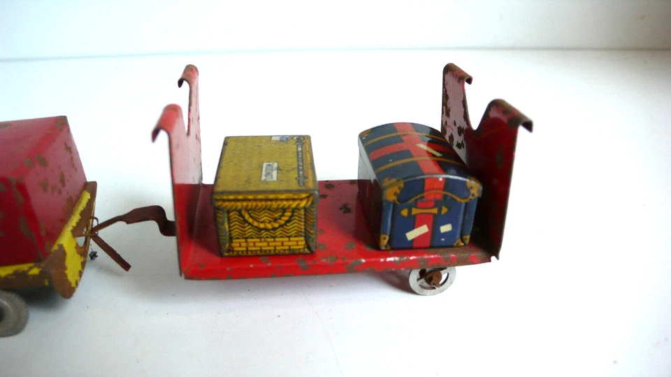 ANCIEN CHARIOT DE GARE  TÔLE Lg 18cm  ANNÉES 30/50    ÉTAT DE JEU  FONCTIONNE - Photo 2/4