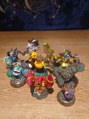 Skylanders  LOT of 12 Figures - Spyro ~  Giants ~ Swap - AS SHOWN - Fast Ship
