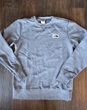 THE NORTH FACE Men  s Heritage Patch Crew Sweatshirt Gray Grey Small