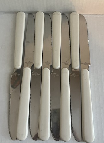 Vtg International Country Christmas Stainless Flatware - 8 Dinner Knives Knife - Picture 4 of 5