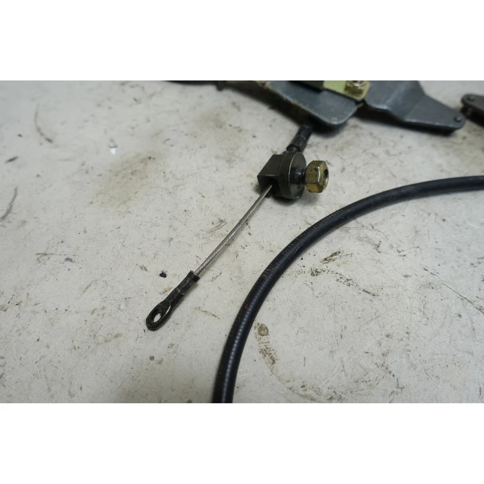 Par de bloqueo de cierre de tapa compartimento superior convertible BMW E30 serie 3 OEM 1987-1993 Foto 4 de 4